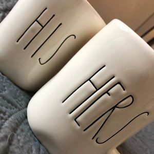 Rae Dunn His & Her’s mug set